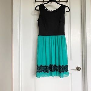 En Focus Studio Teal Black Keyhole Dress